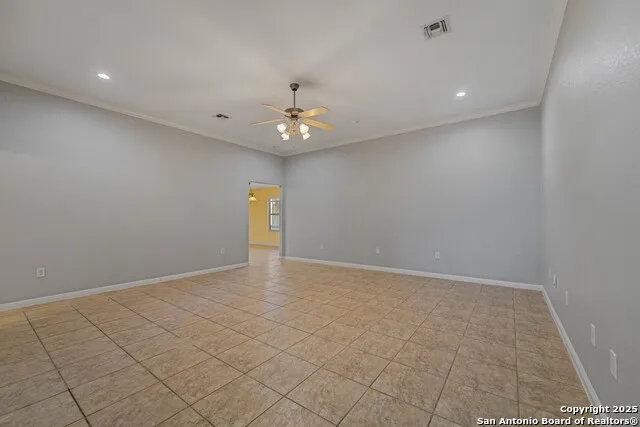 2387 Fm 537 Floresville, TX 78114