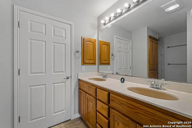 2387 Fm 537 Floresville, TX 78114