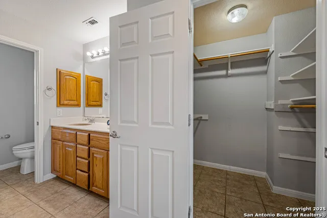 2387 Fm 537 Floresville, TX 78114