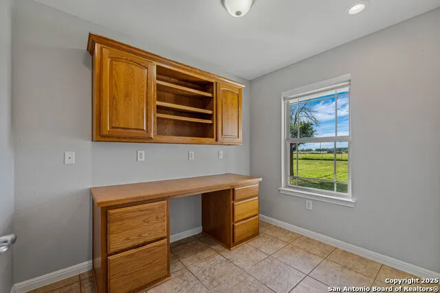 2387 Fm 537 Floresville, TX 78114