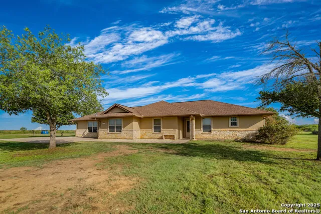 2387 Fm 537 Floresville, TX 78114