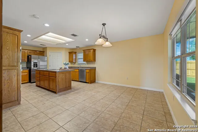 2387 Fm 537 Floresville, TX 78114