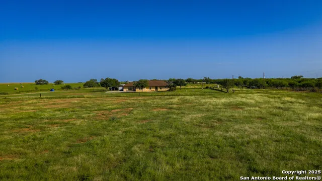 2387 Fm 537 Floresville, TX 78114