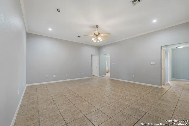 2387 Fm 537 Floresville, TX 78114