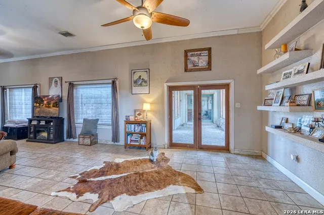 247 Marsh Uvalde, TX 78801
