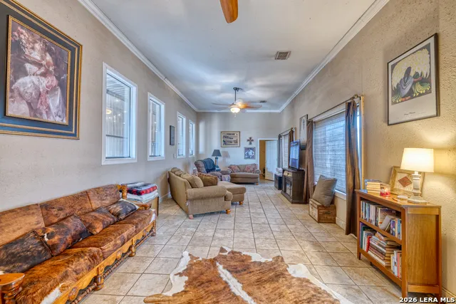 247 Marsh Uvalde, TX 78801