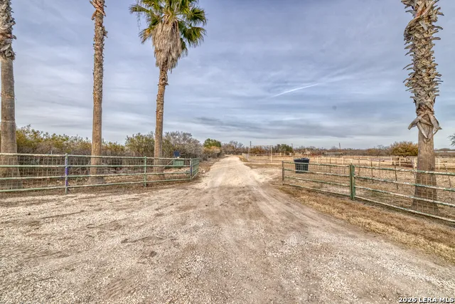 247 Marsh Uvalde, TX 78801