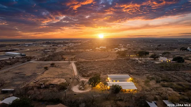 247 Marsh Uvalde, TX 78801