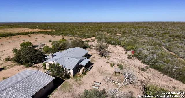 2198 CR 653 Devine, TX 78016
