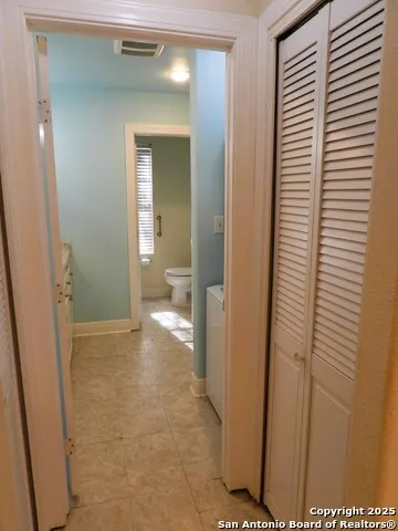 196 Whispering Oak Lane Lakehills, TX 78063