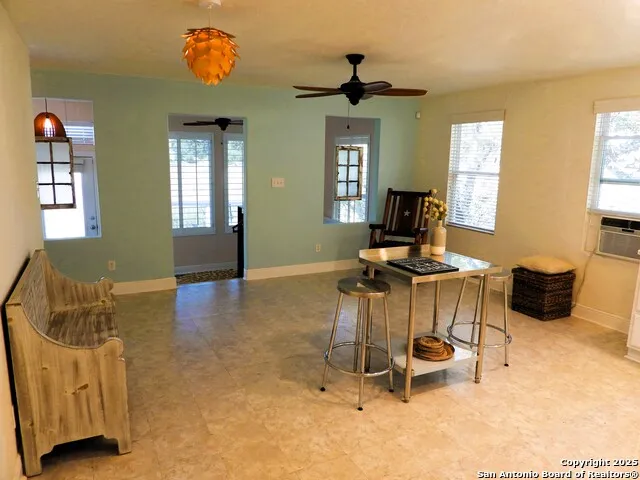 196 Whispering Oak Lane Lakehills, TX 78063
