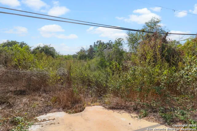 3810 New Mathis Elmendorf, TX 78112