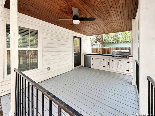 431 GRAVEL ST Seguin, TX 78155