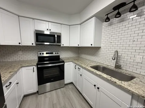 149 OAK GROVES