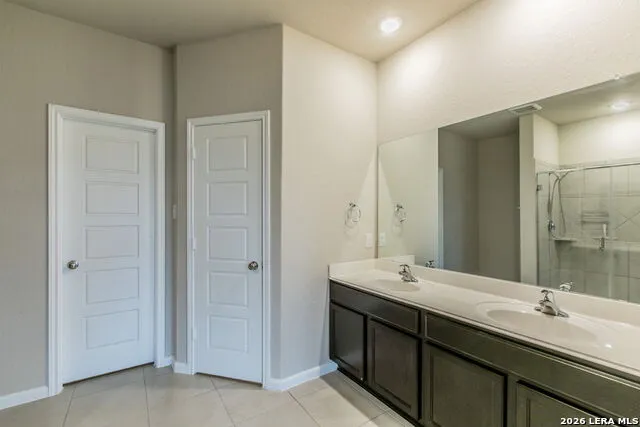 7045 Vista Loop Live Oak, TX 78233
