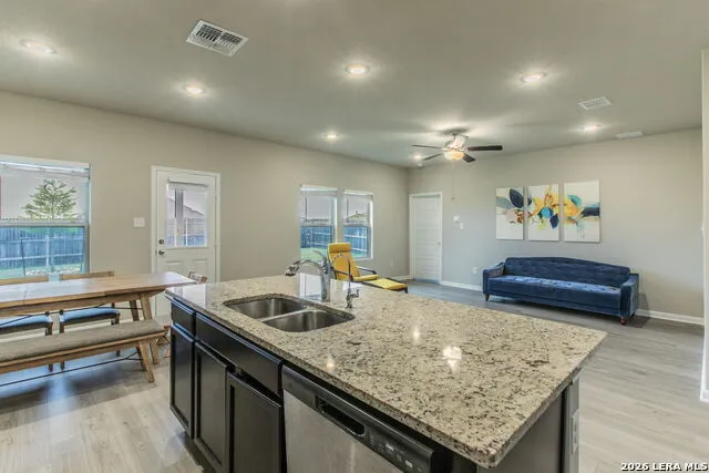 7045 Vista Loop Live Oak, TX 78233