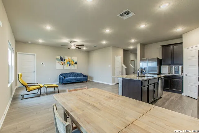 7045 Vista Loop Live Oak, TX 78233