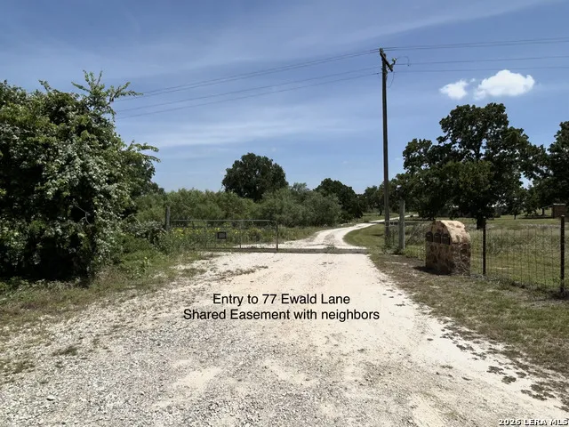 77 EWALD LN Fredericksburg, TX 78624