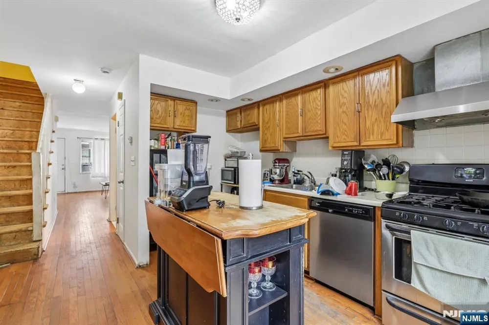 22 Hecker Street Newark, NJ 07103