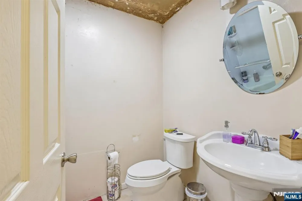 22 Hecker Street Newark, NJ 07103