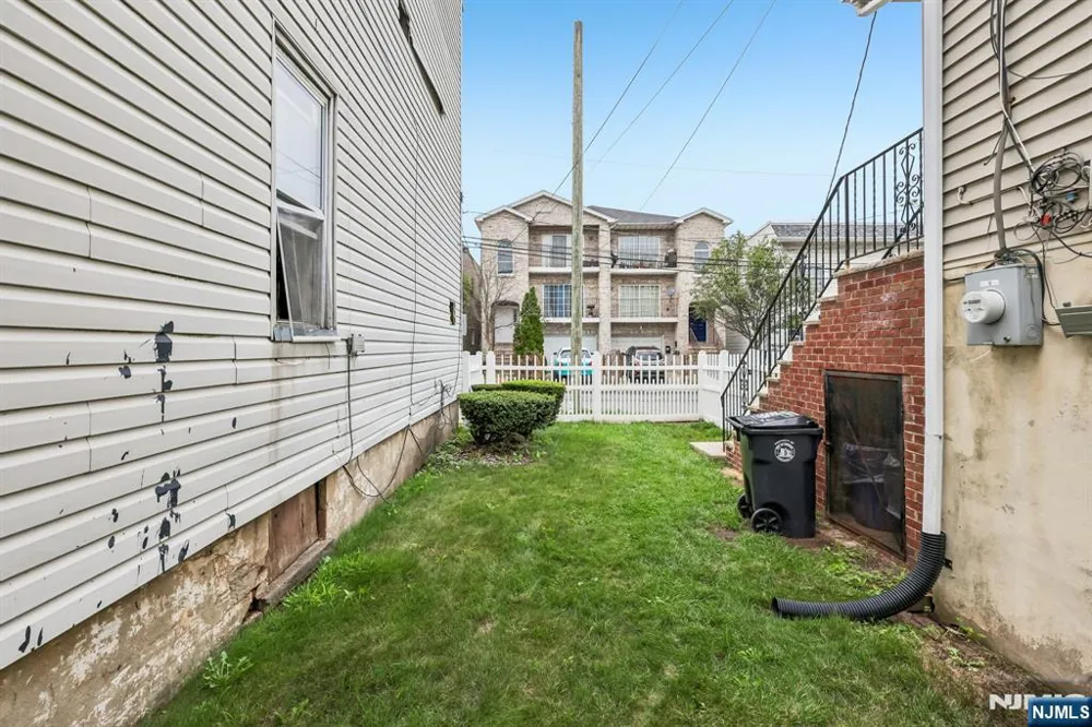 22 Hecker Street Newark, NJ 07103