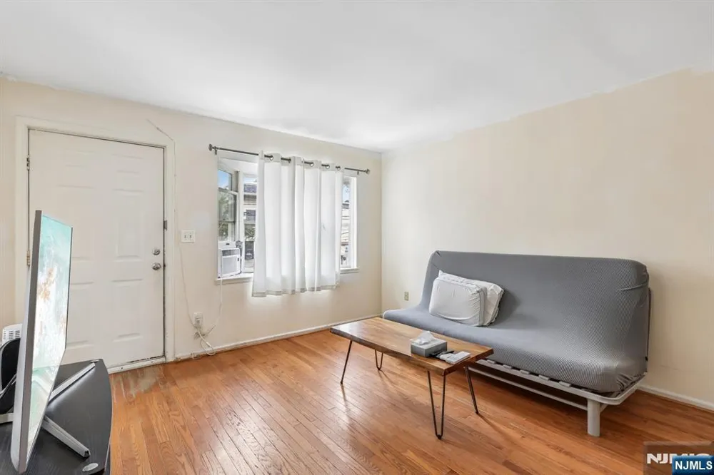 22 Hecker Street Newark, NJ 07103