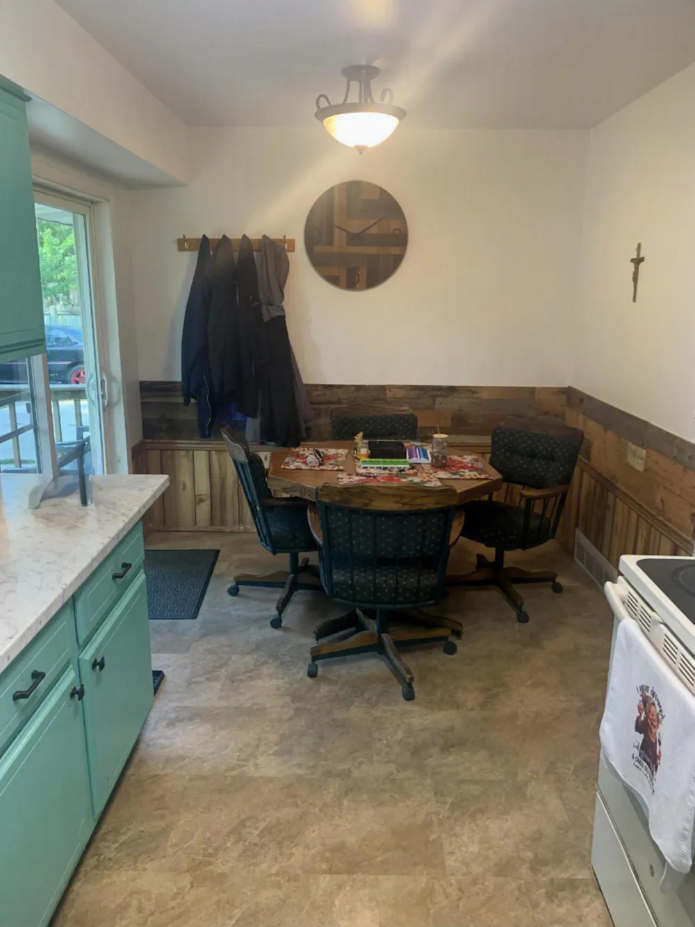 447 Riverside Drive Watervliet City, MI 49098