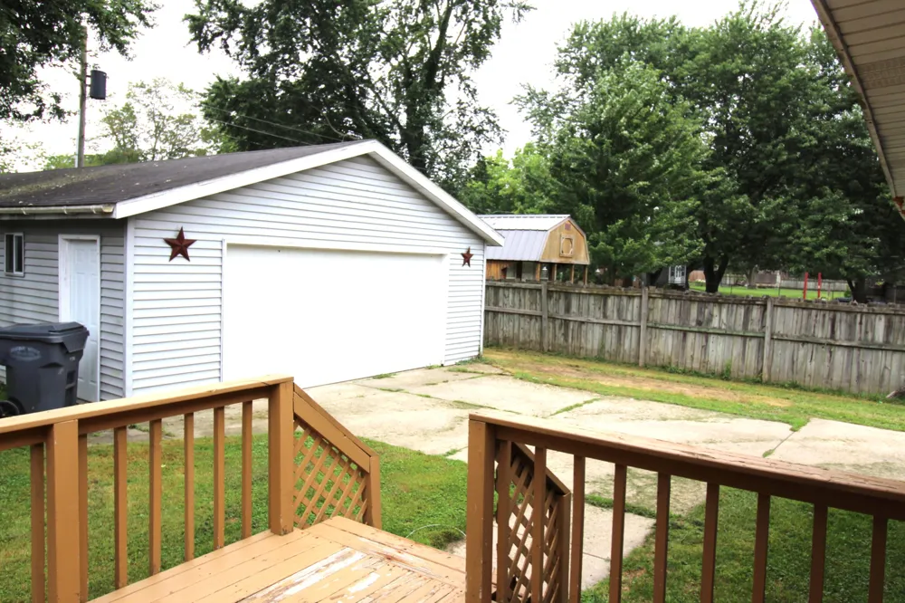 447 Riverside Drive Watervliet City, MI 49098
