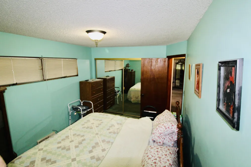 447 Riverside Drive Watervliet City, MI 49098