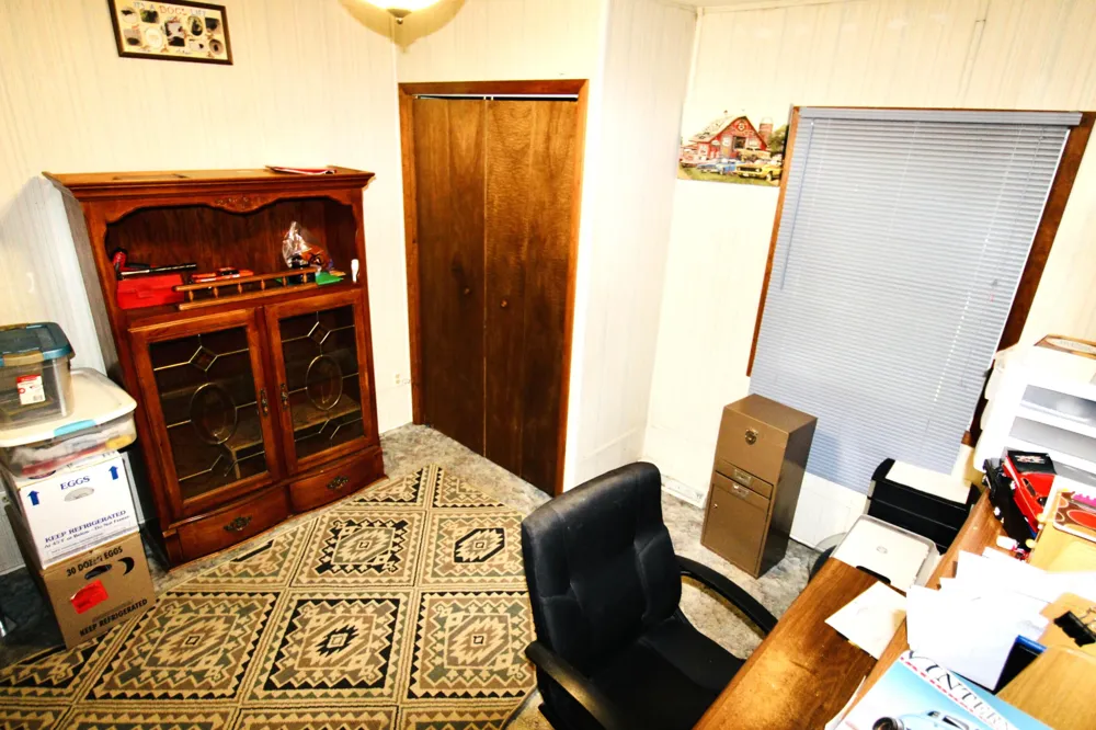 447 Riverside Drive Watervliet City, MI 49098