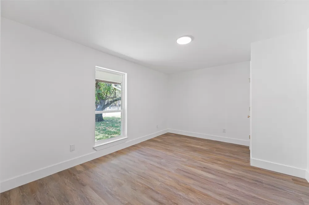 3347 Royal Lane Dallas, TX 75229