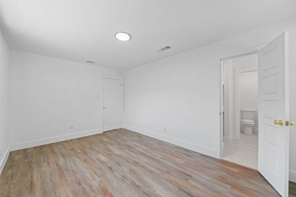 3347 Royal Lane Dallas, TX 75229