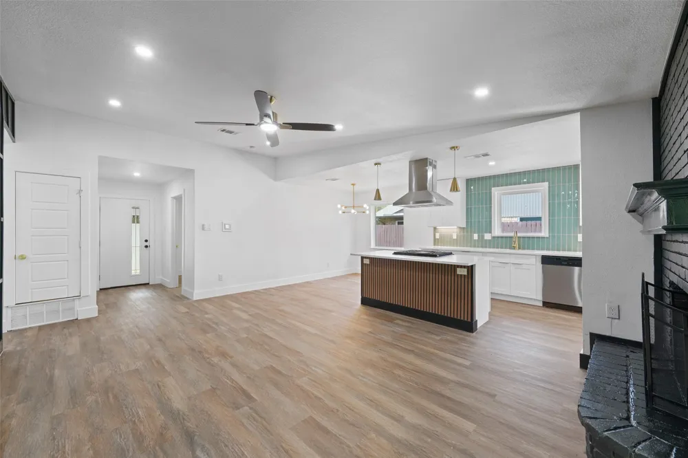 3347 Royal Lane Dallas, TX 75229