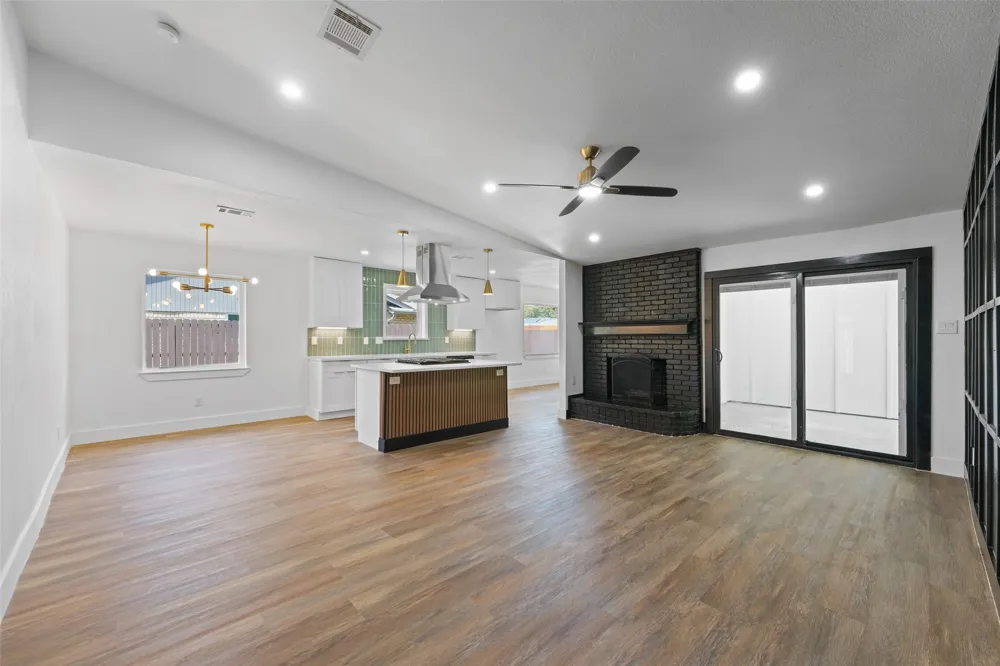 3347 Royal Lane Dallas, TX 75229