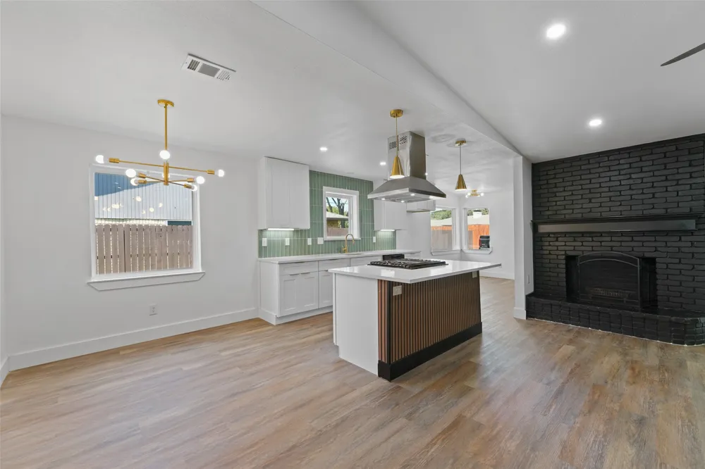 3347 Royal Lane Dallas, TX 75229