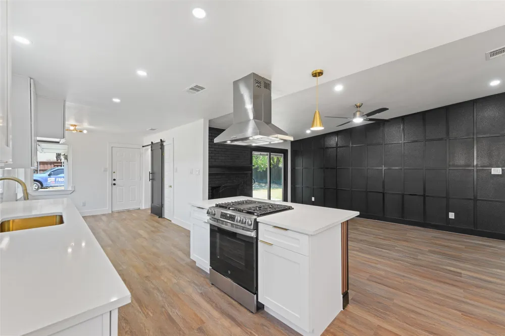 3347 Royal Lane Dallas, TX 75229