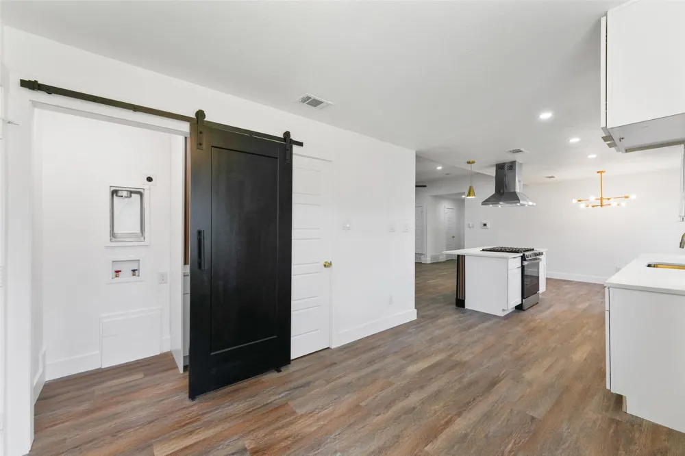 3347 Royal Lane Dallas, TX 75229