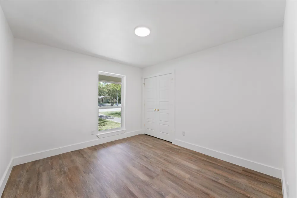 3347 Royal Lane Dallas, TX 75229