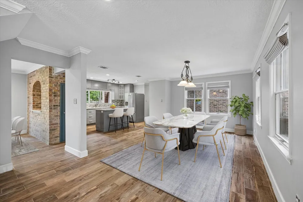 906 Quaker Bend Drive Friendswood, TX 77546