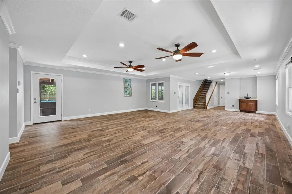 906 Quaker Bend Drive Friendswood, TX 77546