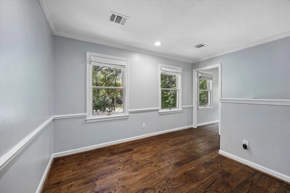 906 Quaker Bend Drive Friendswood, TX 77546