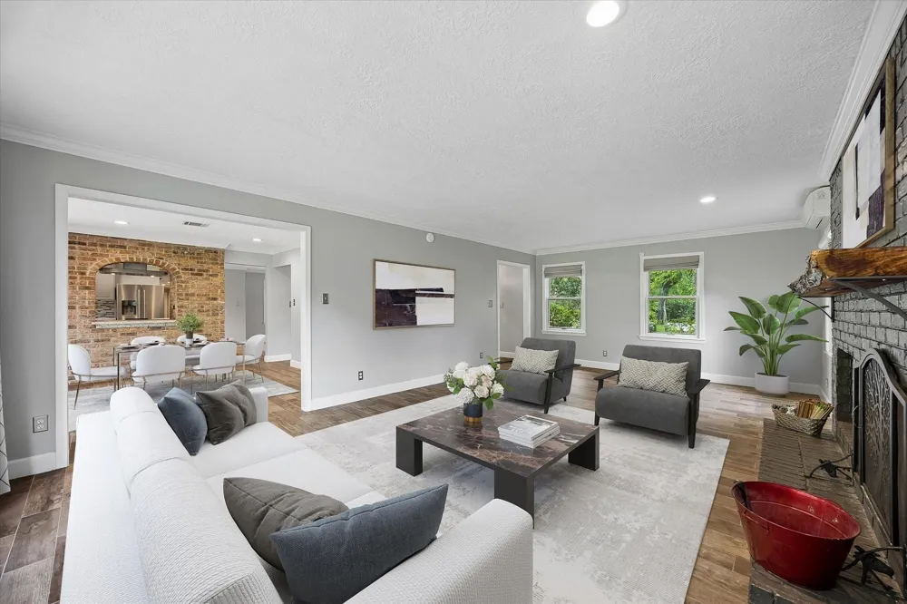 906 Quaker Bend Drive Friendswood, TX 77546