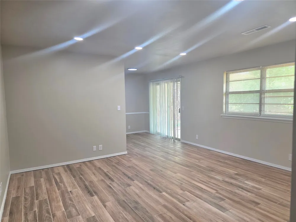 1331 S 124 AVENUE E Tulsa, OK 74128