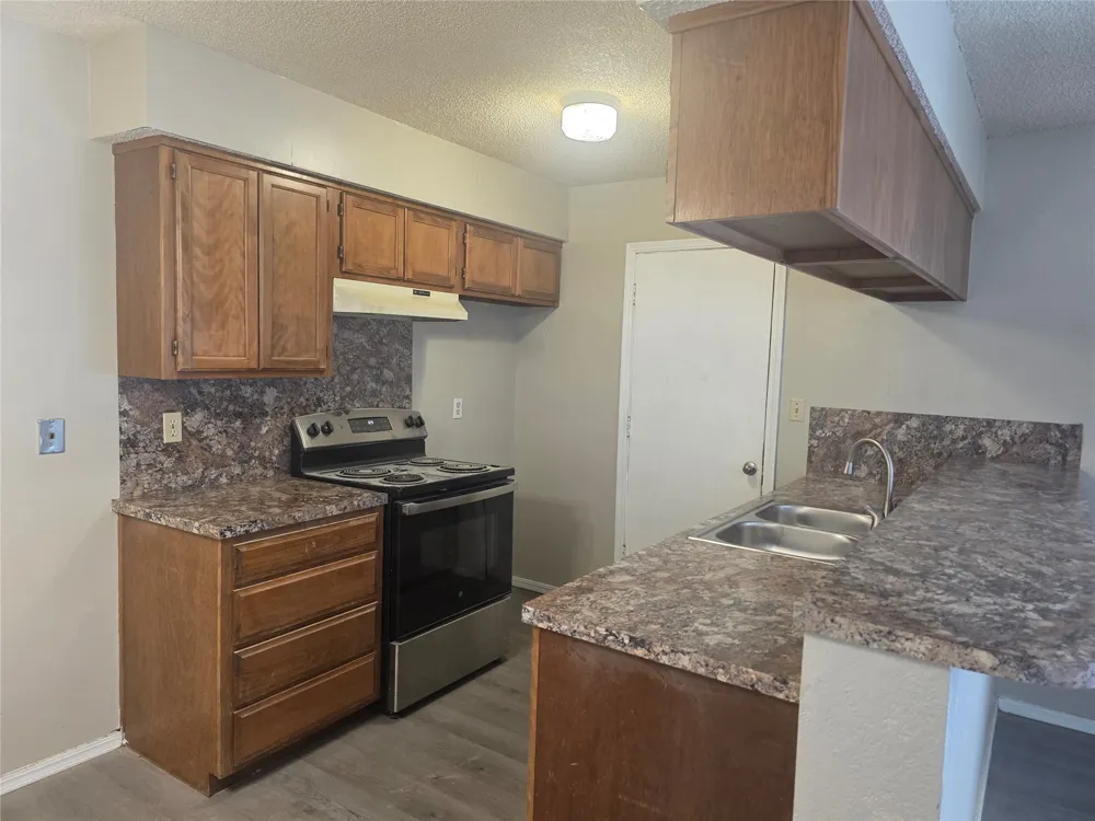 1331 S 124 AVENUE E Tulsa, OK 74128