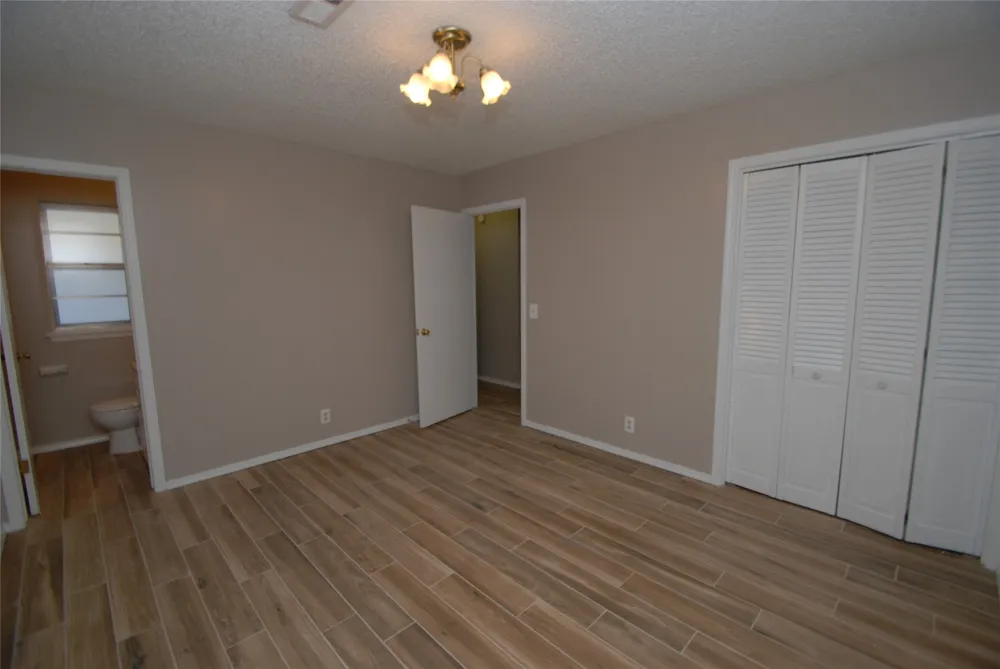 1331 S 124 AVENUE E Tulsa, OK 74128