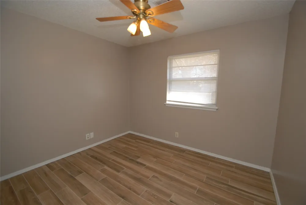 1331 S 124 AVENUE E Tulsa, OK 74128