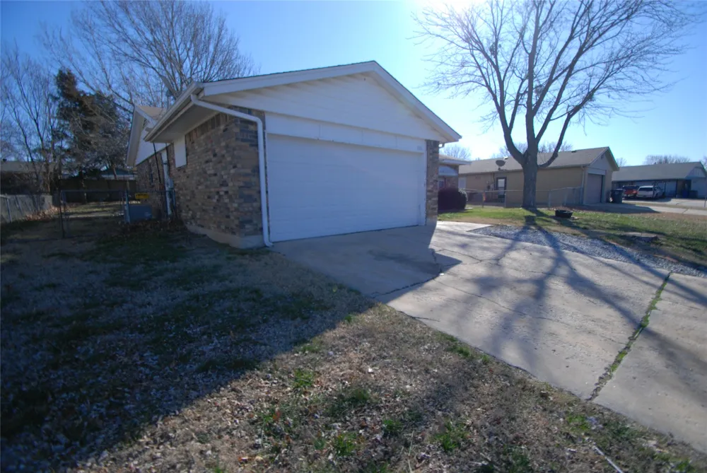 1331 S 124 AVENUE E Tulsa, OK 74128