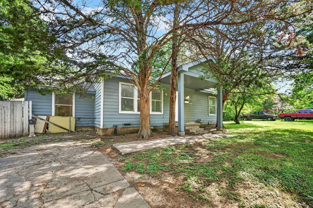 8323 Lapanto Lane Dallas, TX 75227