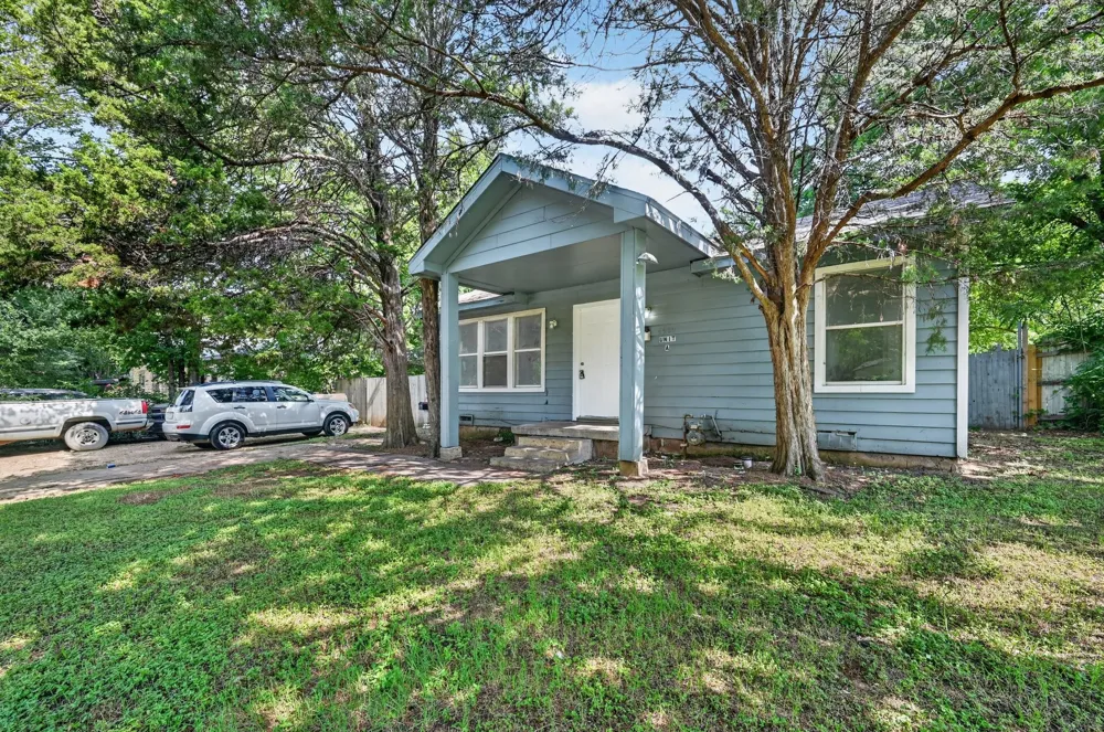 8323 Lapanto Lane Dallas, TX 75227
