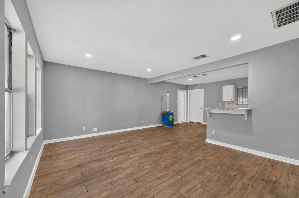 8323 Lapanto Lane Dallas, TX 75227